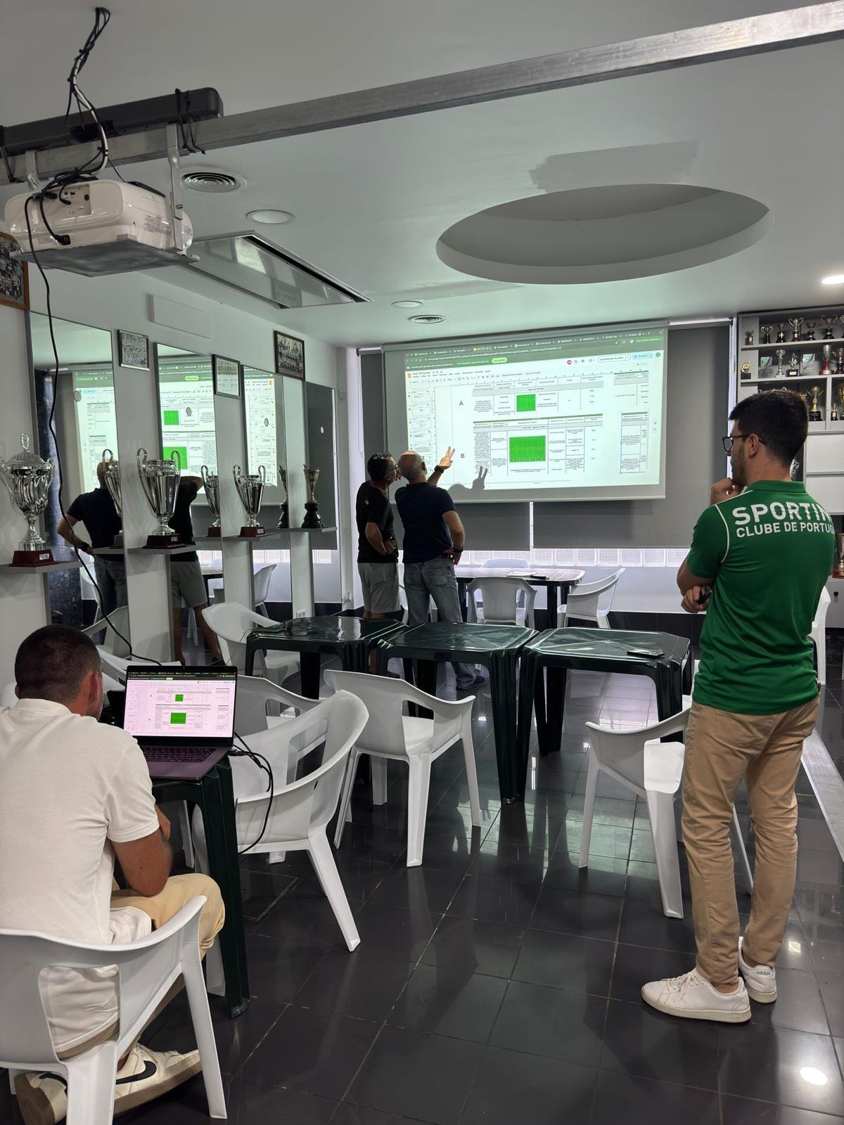 Formação de Treinadores marca nova etapa da Academia do Funchal